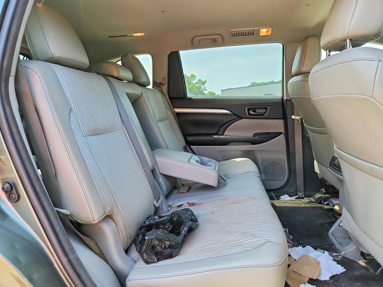 2016 TOYOTA HIGHLANDER — фото 11
