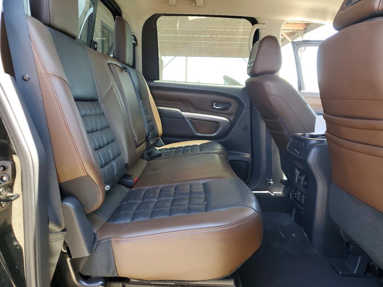 2017 NISSAN TITAN — фото 10