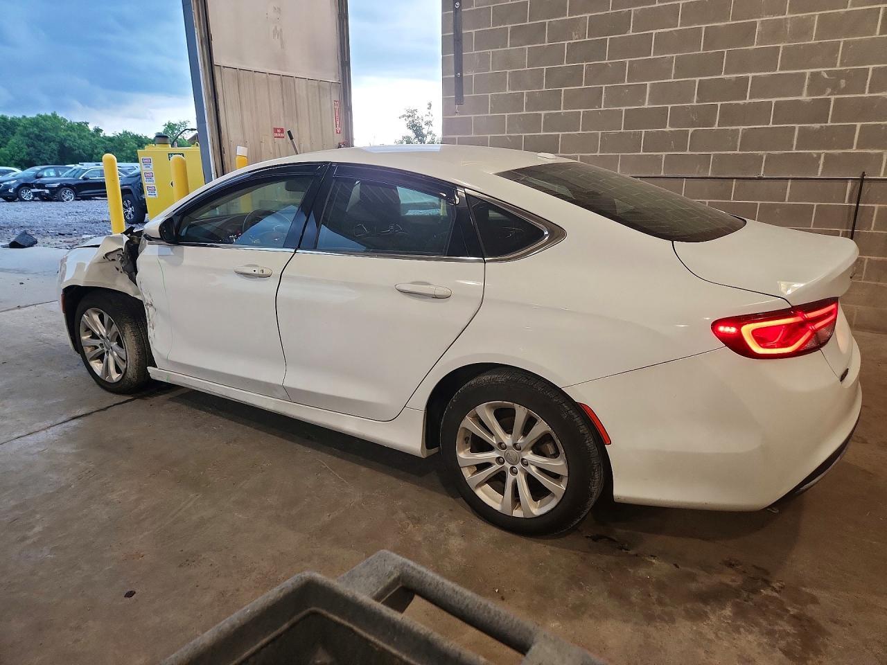 2015 CHRYSLER 200 — фото 2