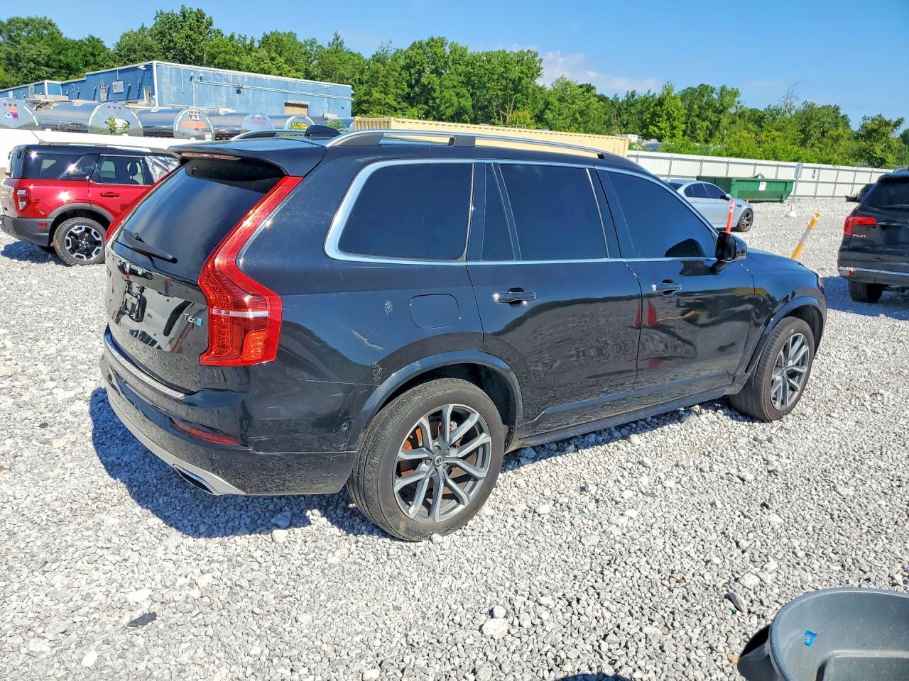 2017 VOLVO XC90 — фото 3