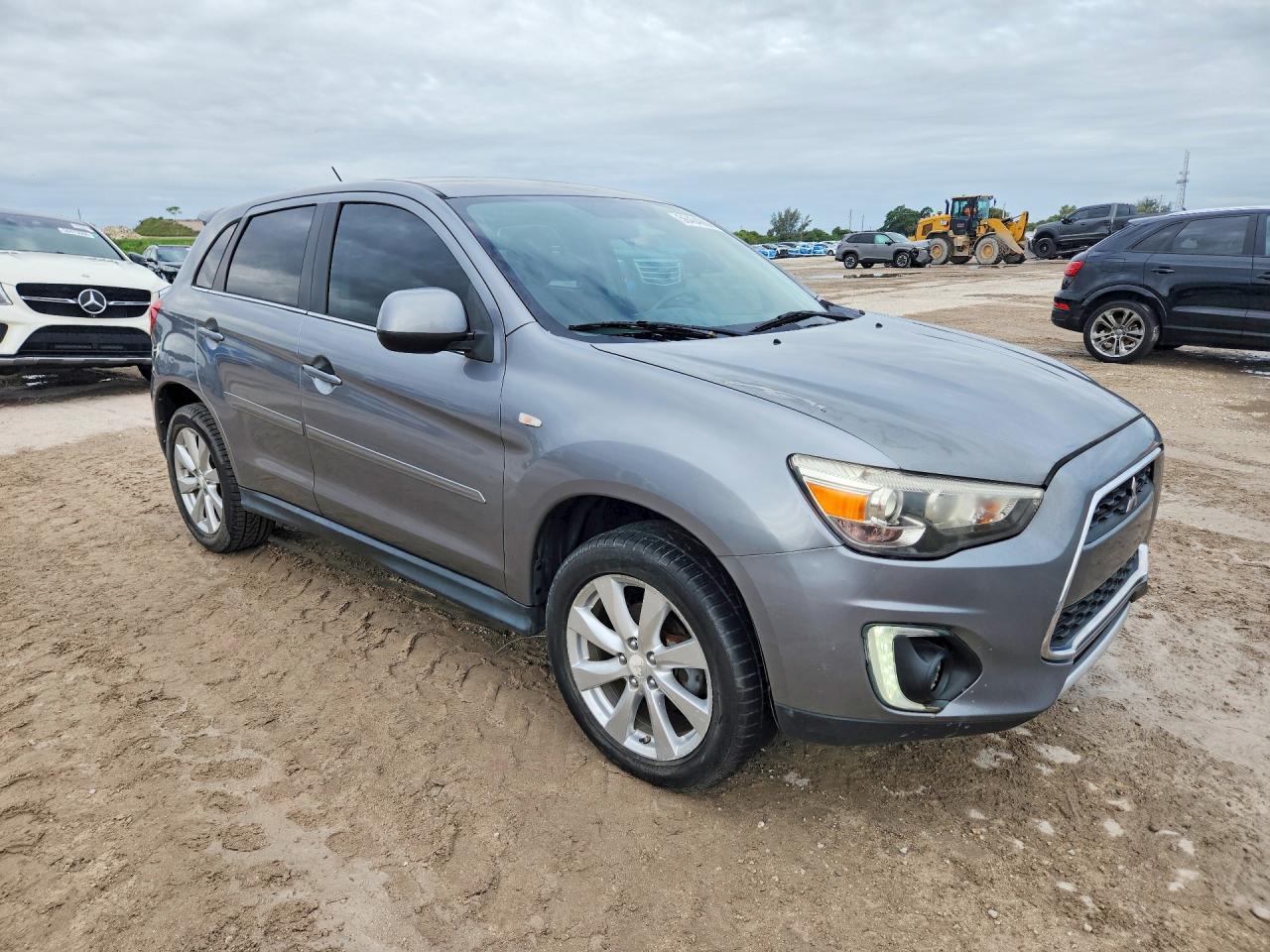 MITSUBISHI OUTLANDER SPORT