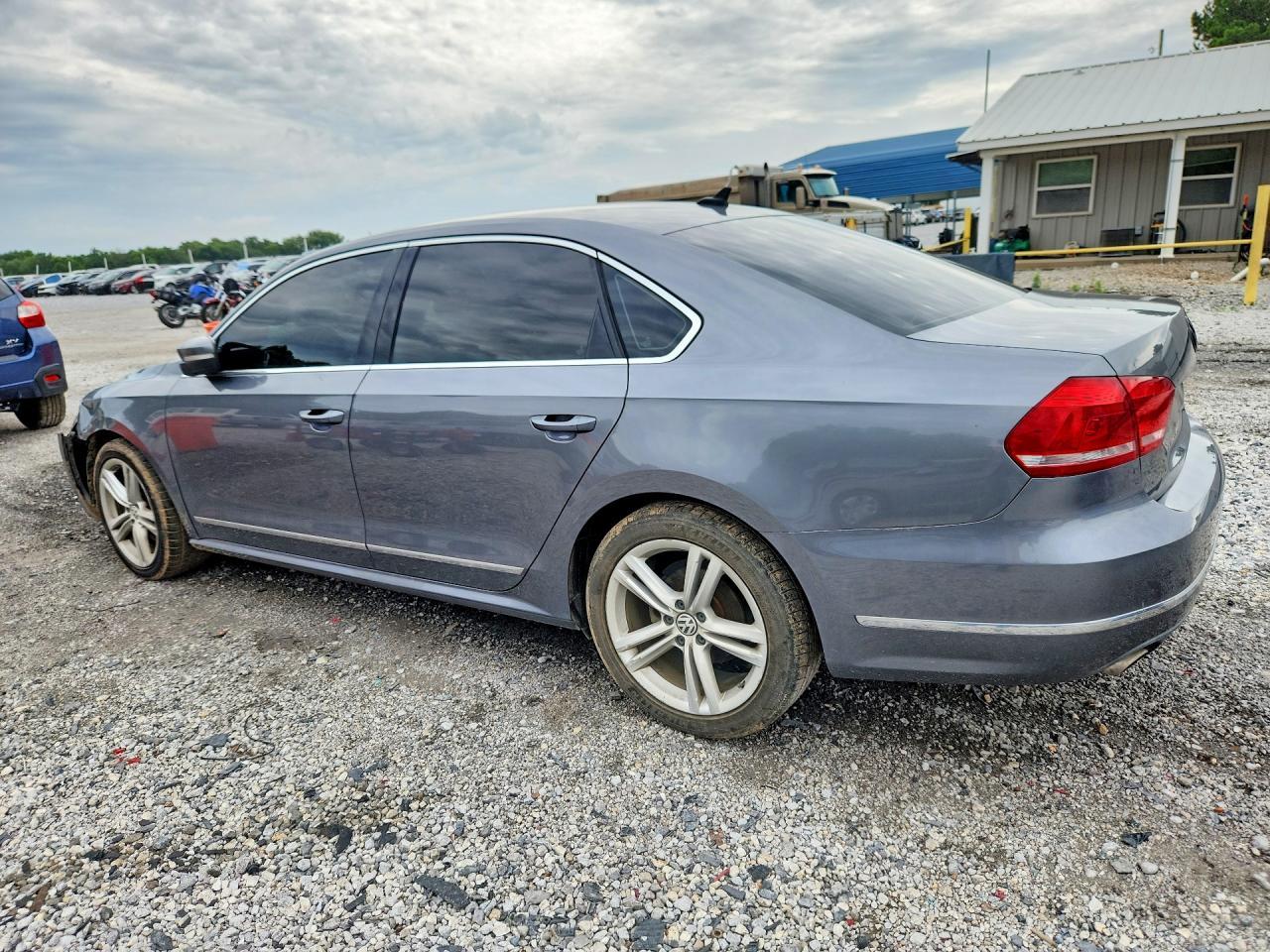 2015 VOLKSWAGEN PASSAT — фото 2