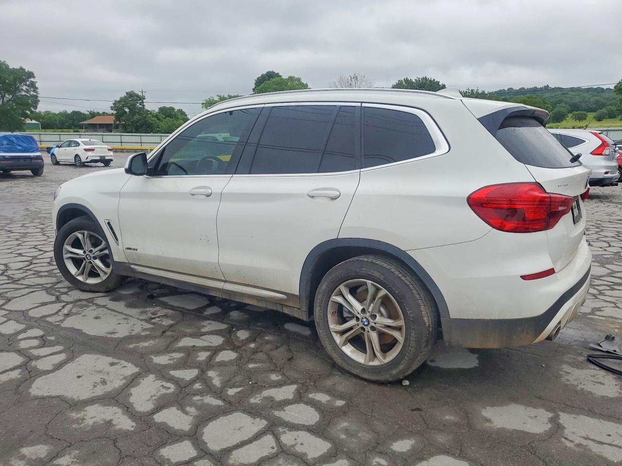 2018 BMW X3 — фото 2