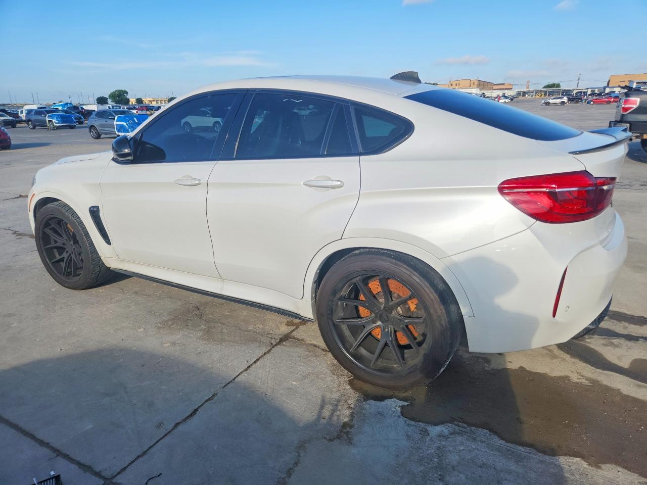 2015 BMW X6 — фото 2