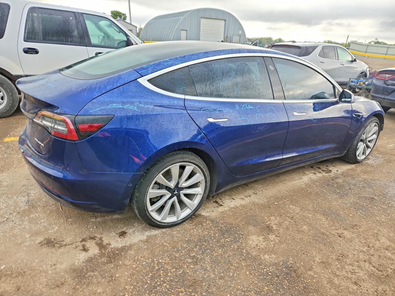 2018 TESLA MODEL 3 — фото 3