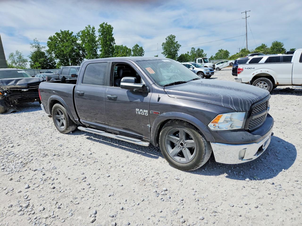 2015 RAM 1500 — фото 4