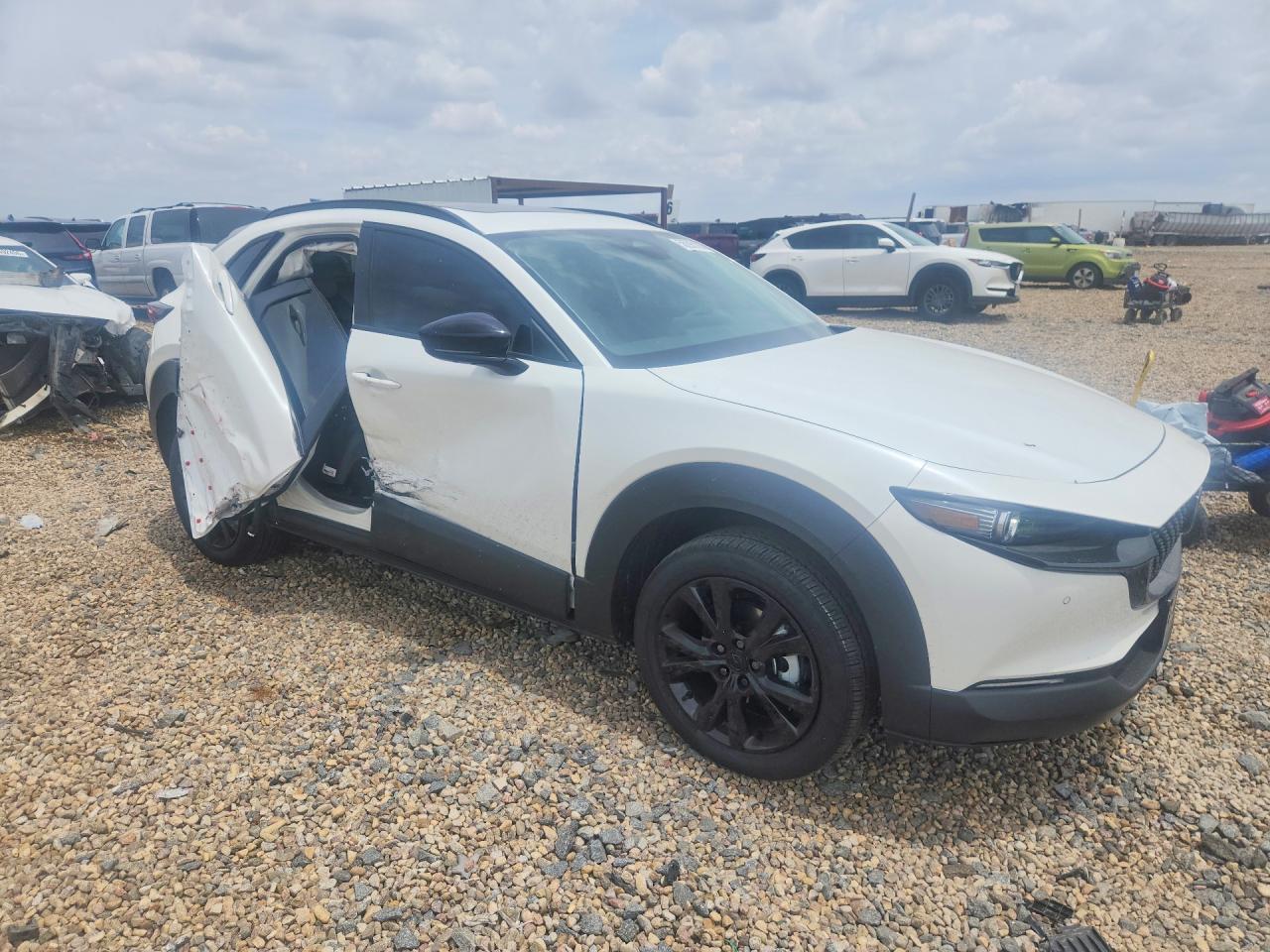 2026 MAZDA CX-30 — фото 4