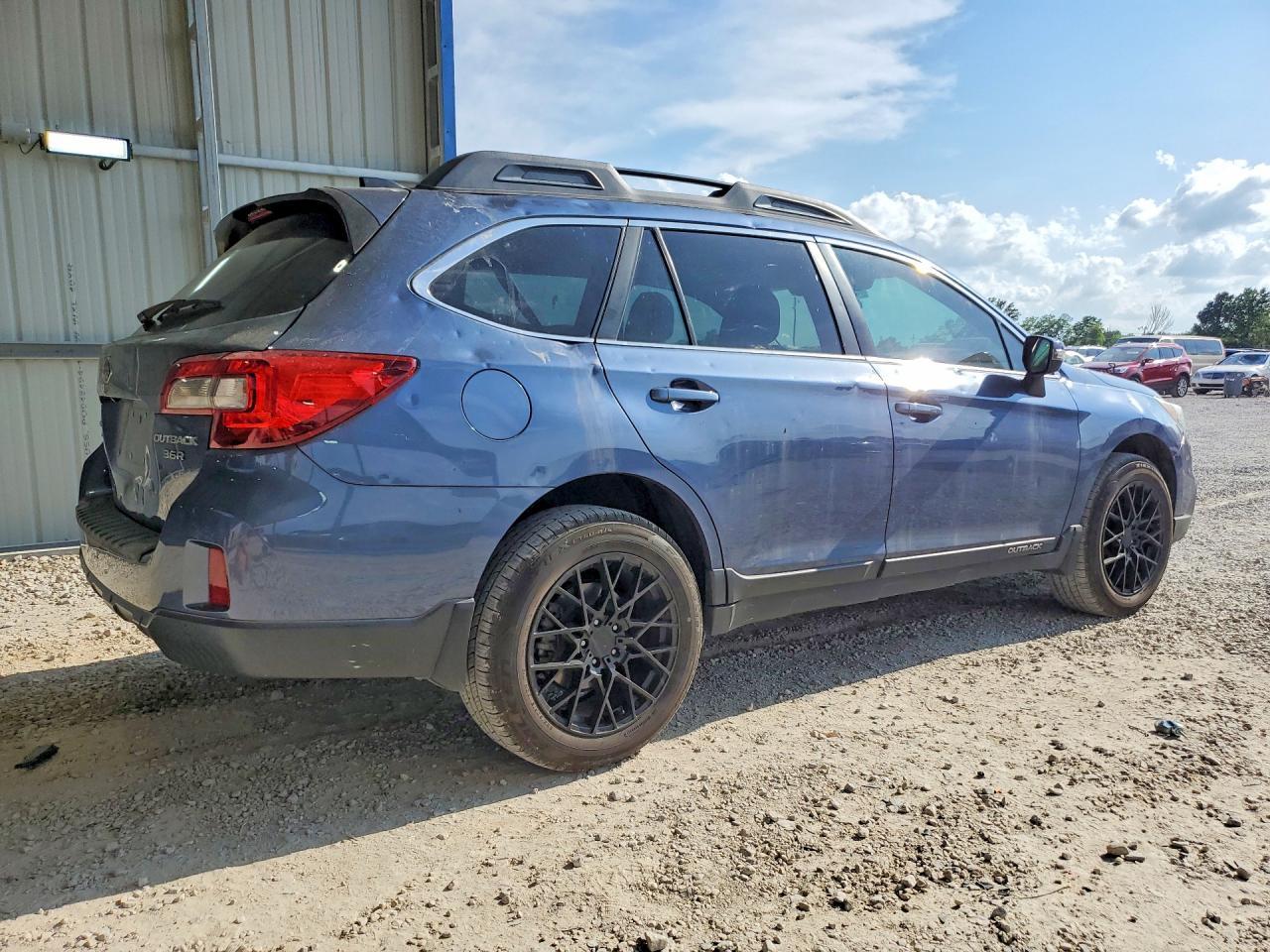 2017 SUBARU OUTBACK — фото 3
