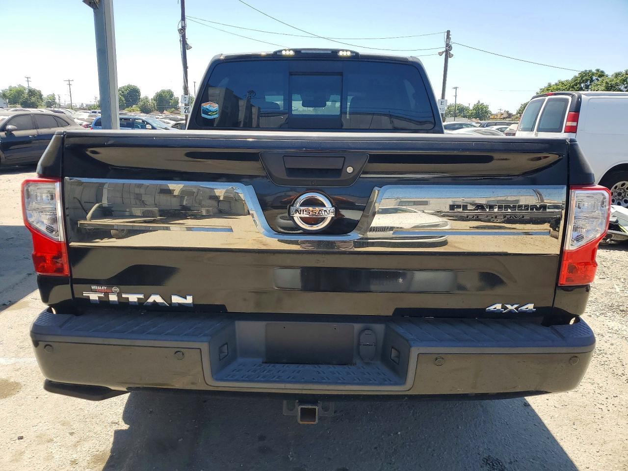 2017 NISSAN TITAN — фото 6