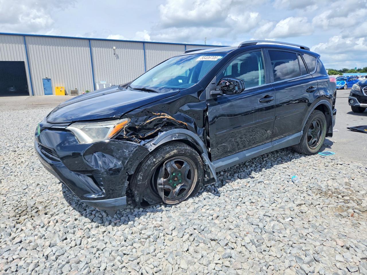 2017 TOYOTA RAV4 — фото 1