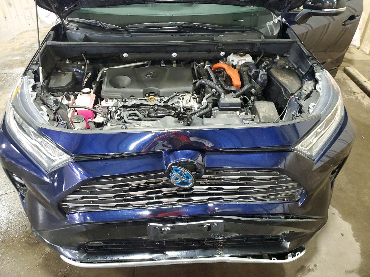 2019 TOYOTA RAV4 HYBRID — фото 11