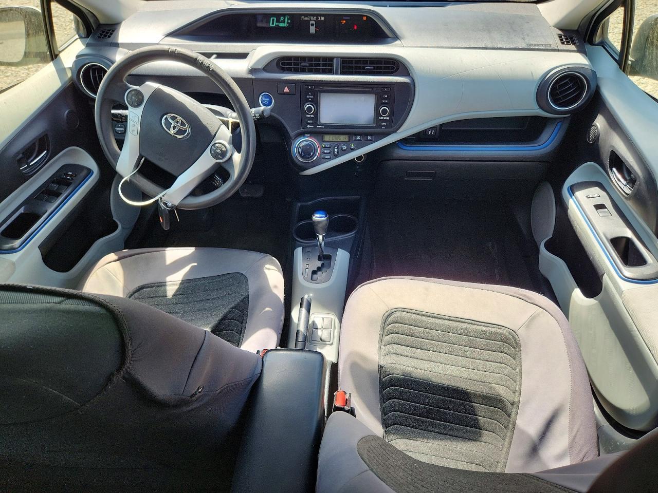 2012 TOYOTA PRIUS C — фото 8