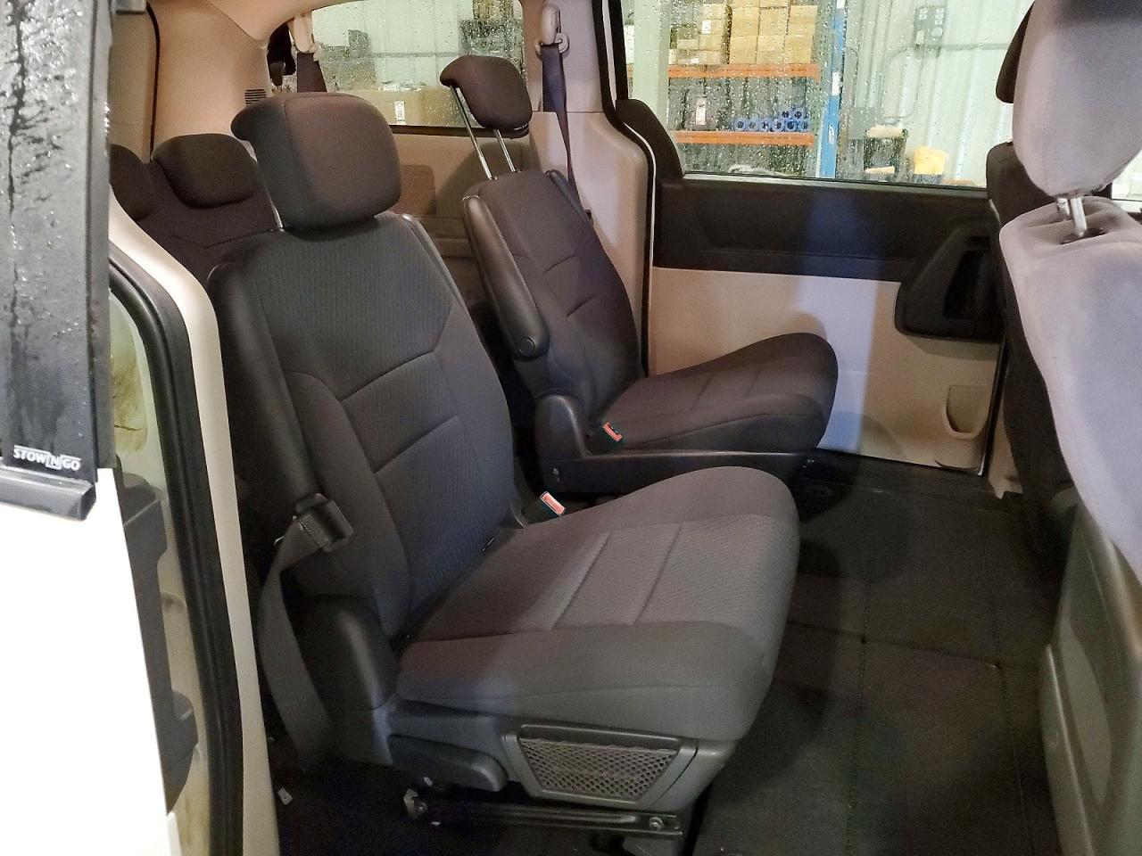 2010 DODGE GRAND CARAVAN — фото 11