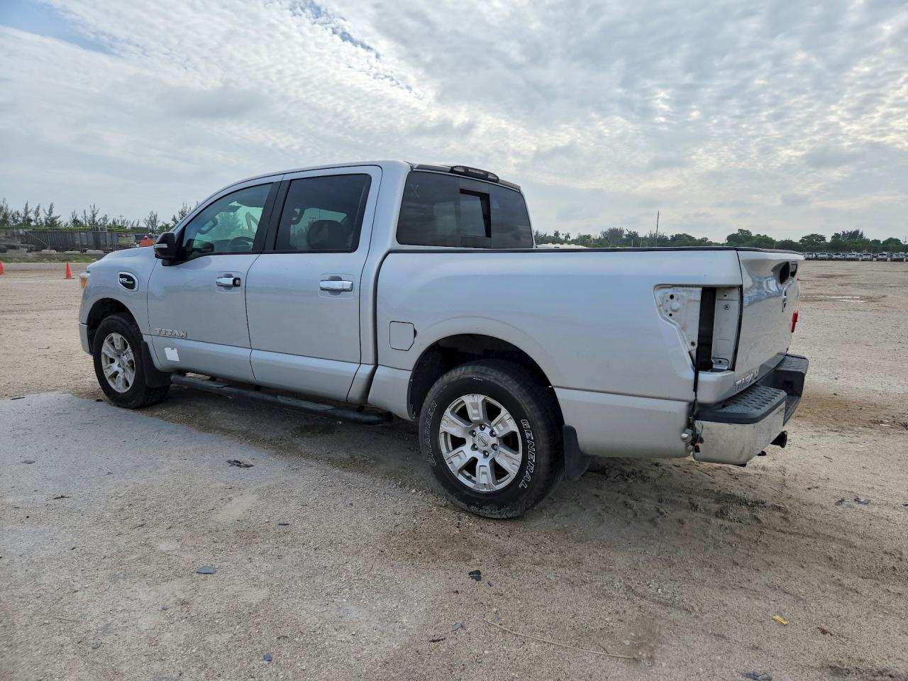 2017 NISSAN TITAN — фото 2