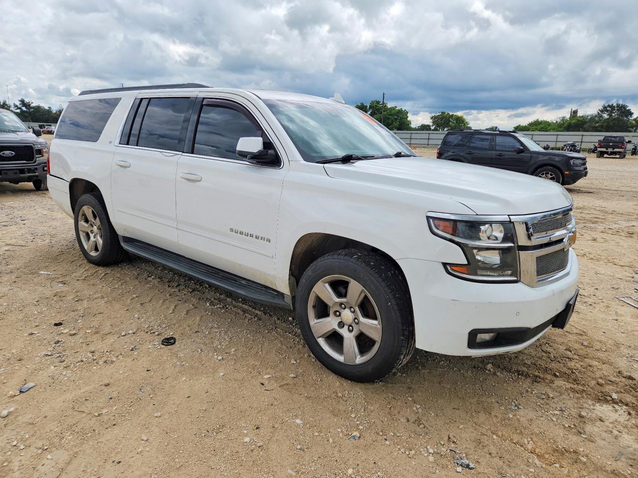 2016 CHEVROLET SUBURBAN — фото 4