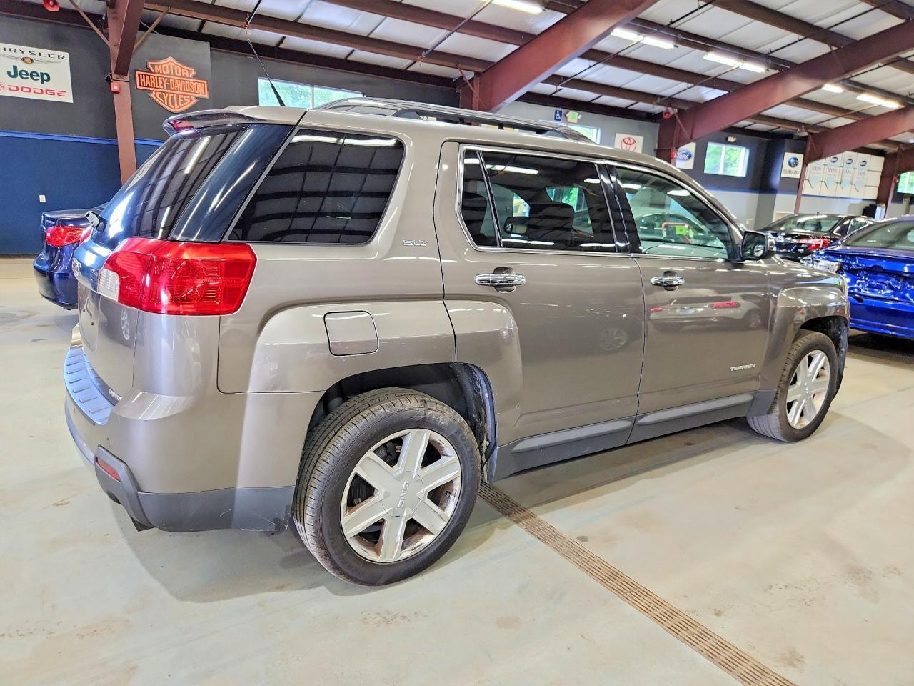 2010 GMC TERRAIN — фото 3