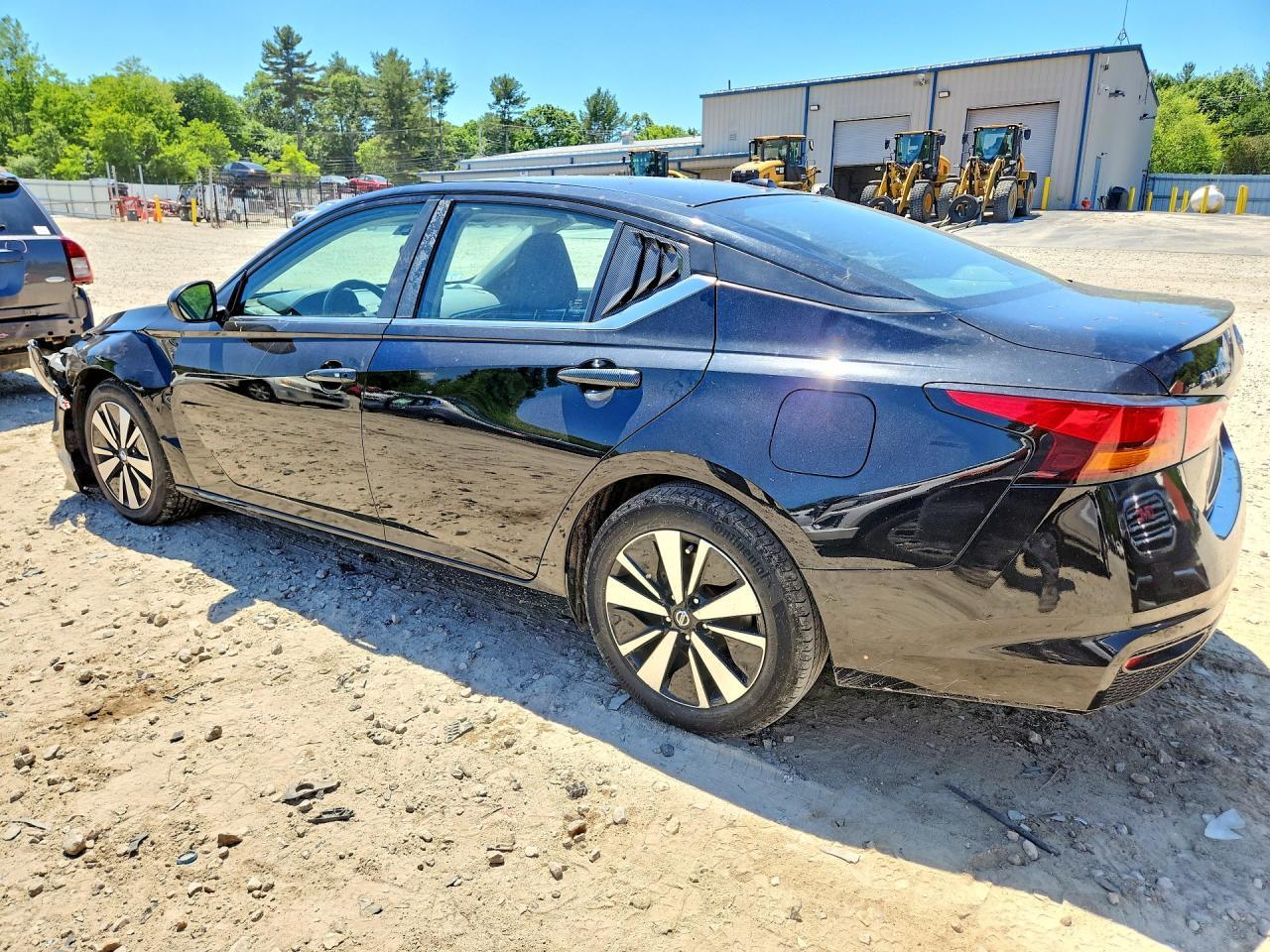 2021 NISSAN ALTIMA — фото 2