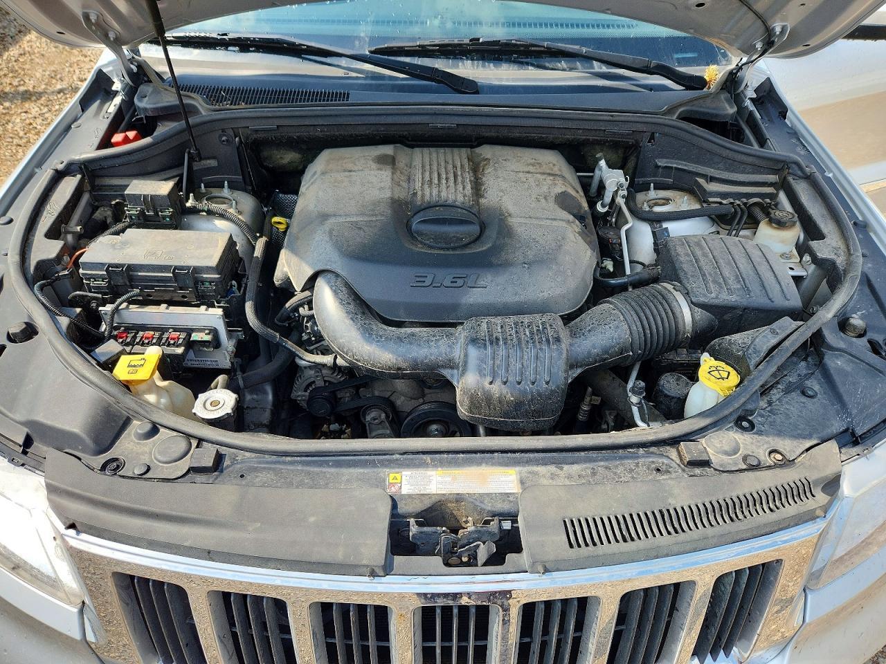 2011 JEEP GRAND CHEROKEE — фото 12