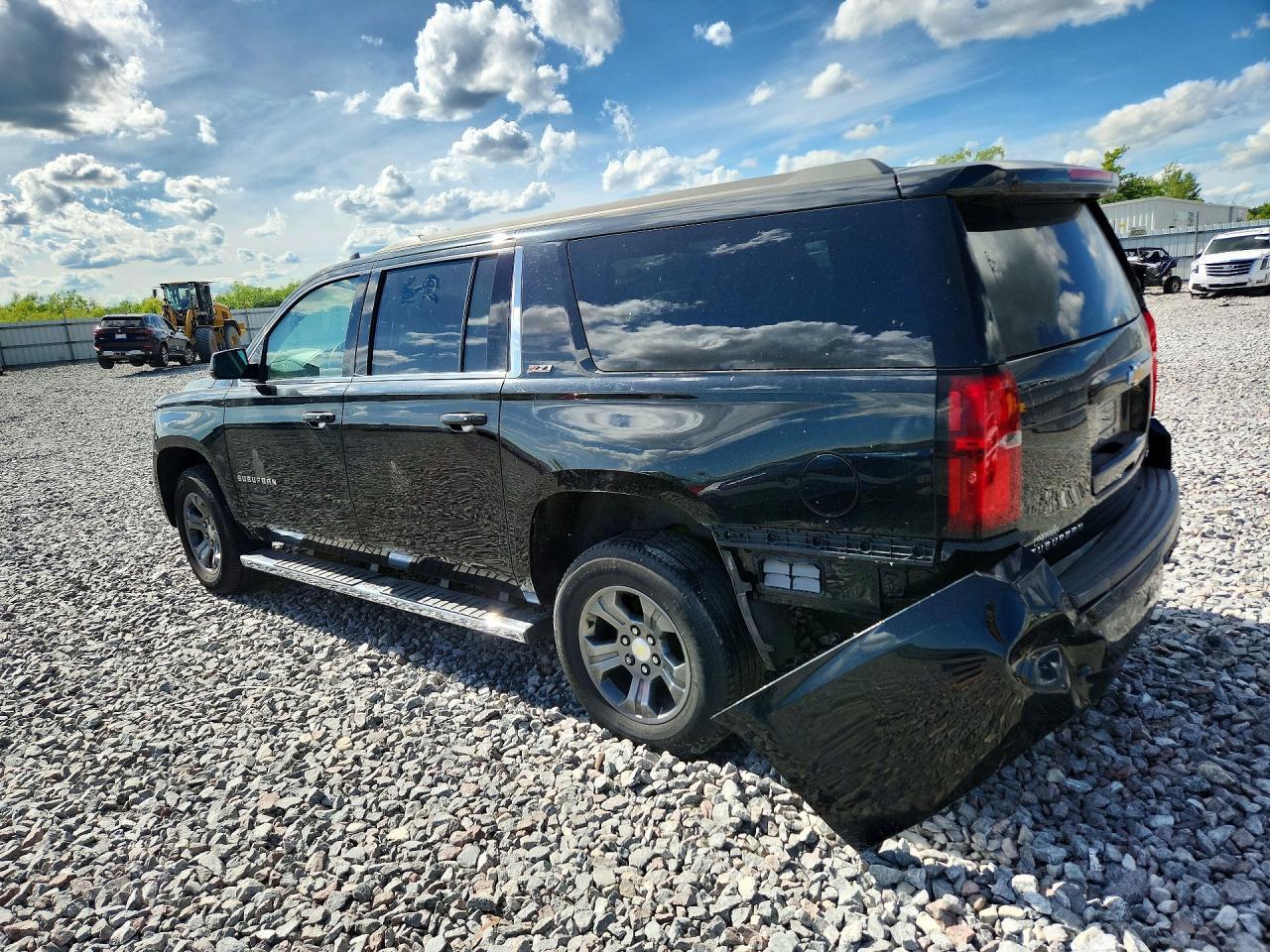 2015 CHEVROLET SUBURBAN — фото 2