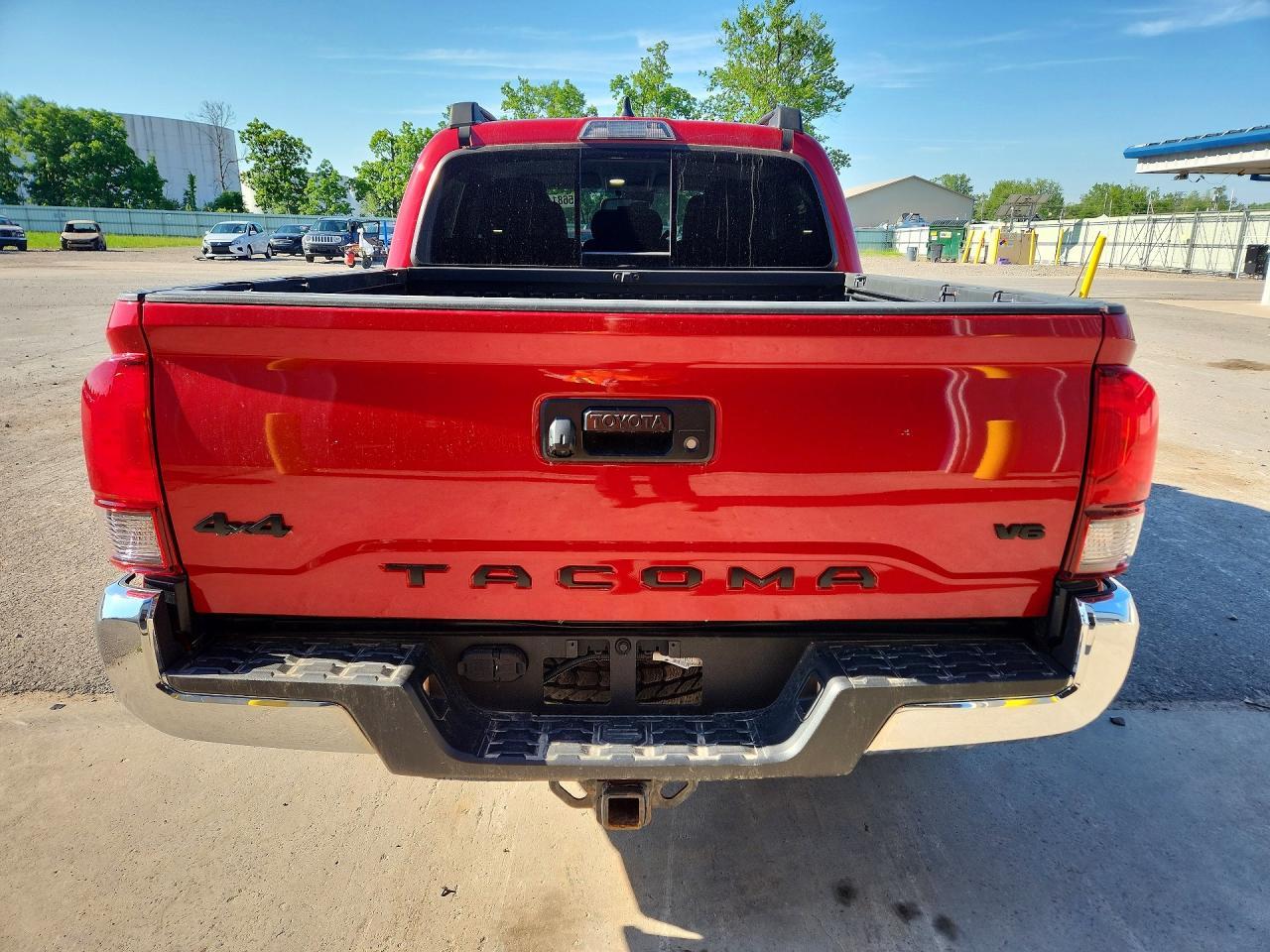 TOYOTA TACOMA