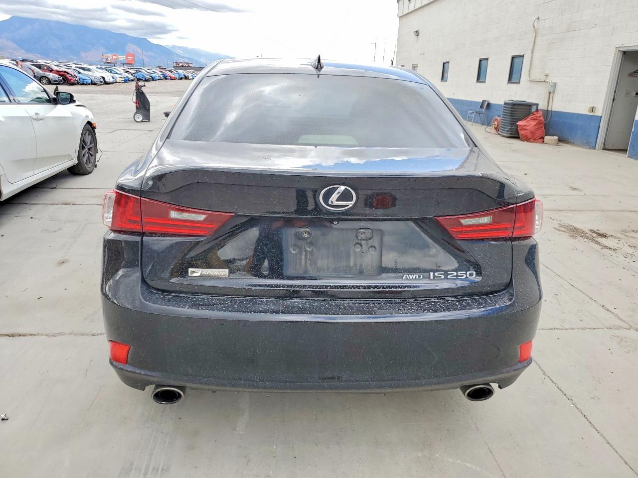 2015 LEXUS IS 250 — фото 6