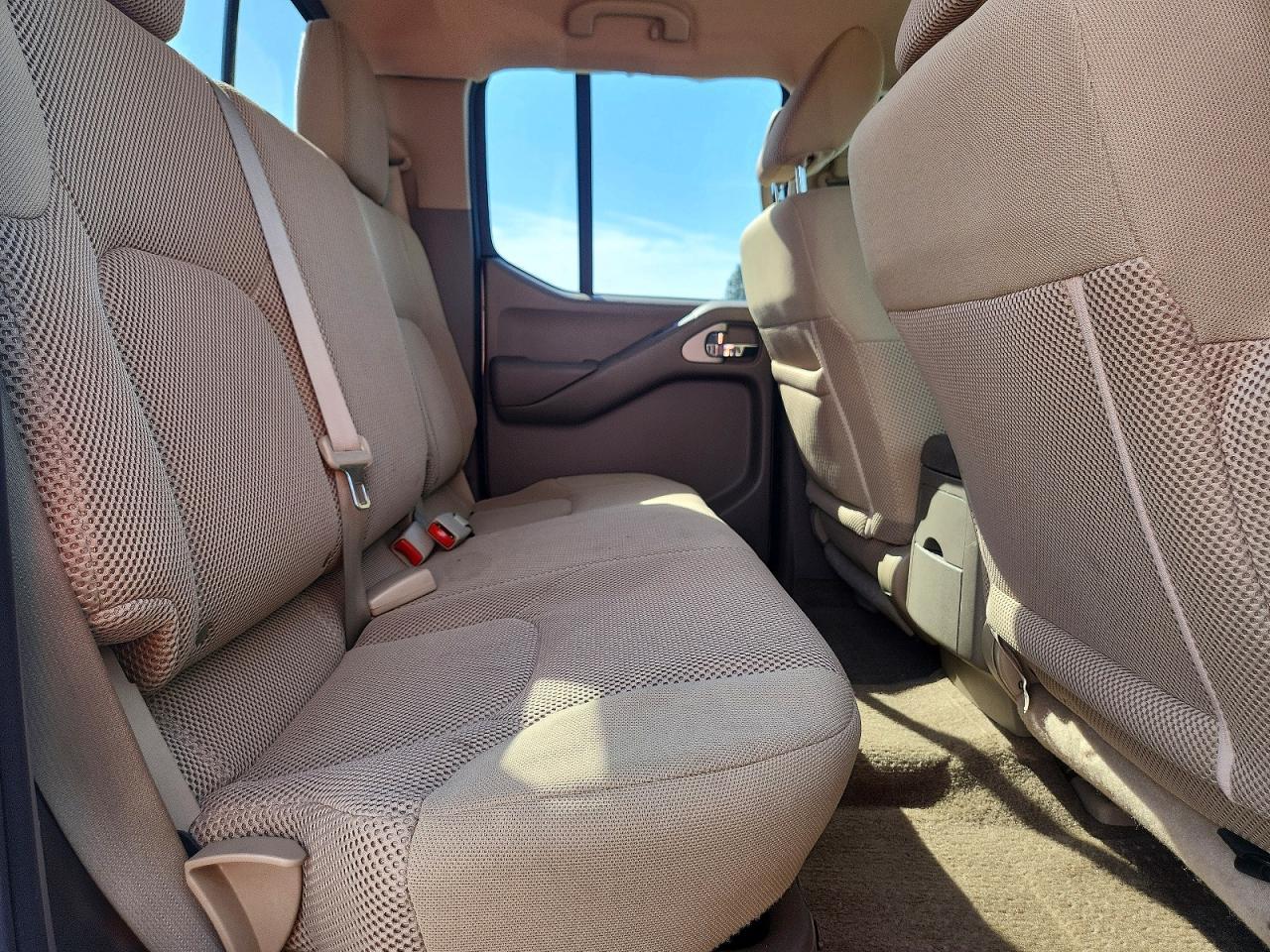 2015 NISSAN FRONTIER — фото 10