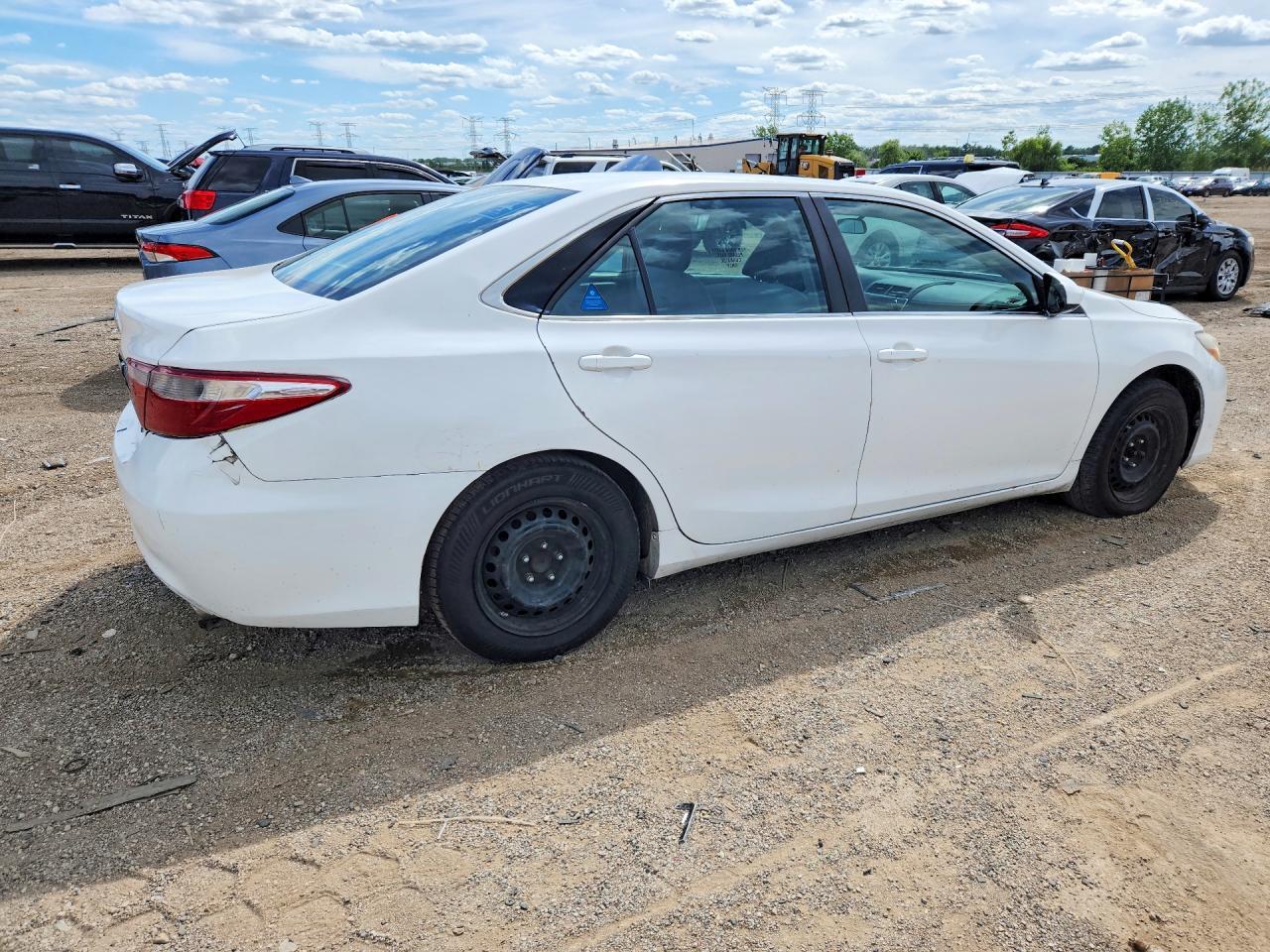 2015 TOYOTA CAMRY HYBRID — фото 3