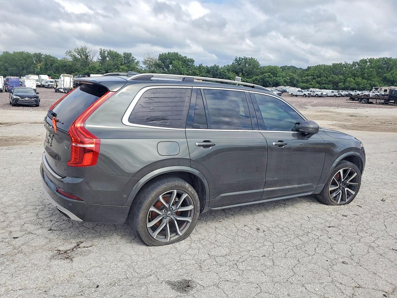 2018 VOLVO XC90 — фото 3