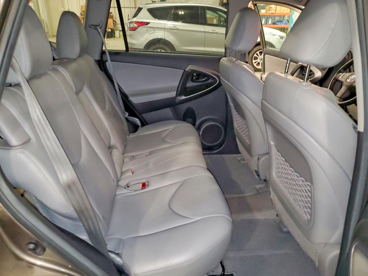 2012 TOYOTA RAV4 — фото 11