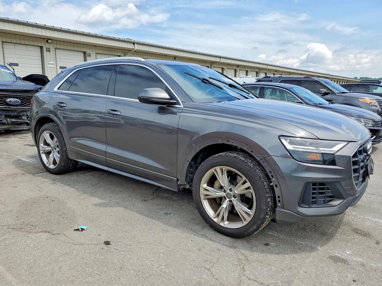 2019 AUDI Q8 — фото 4