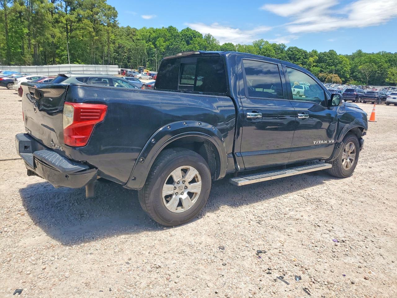 NISSAN TITAN