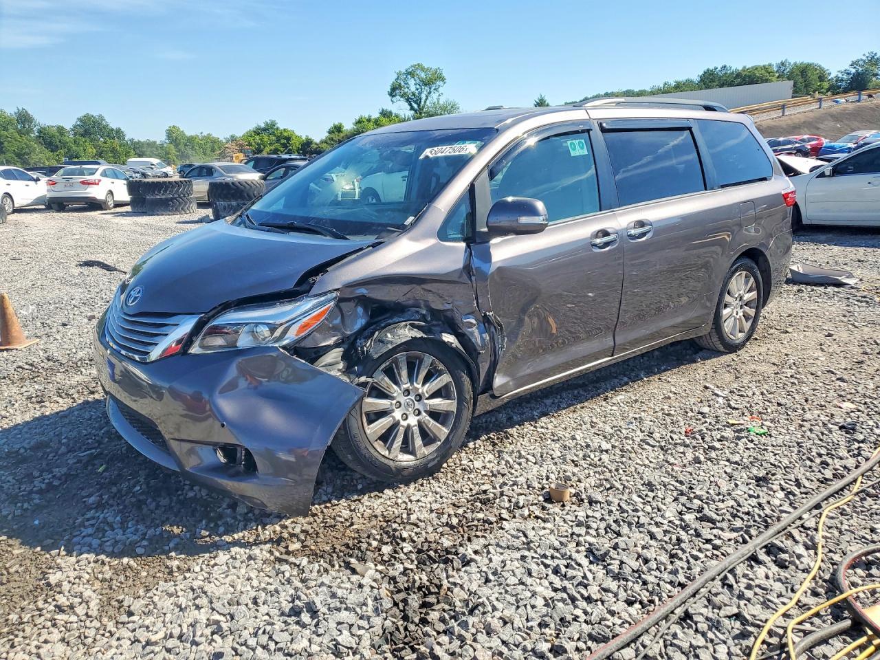 2015 TOYOTA SIENNA — фото 1