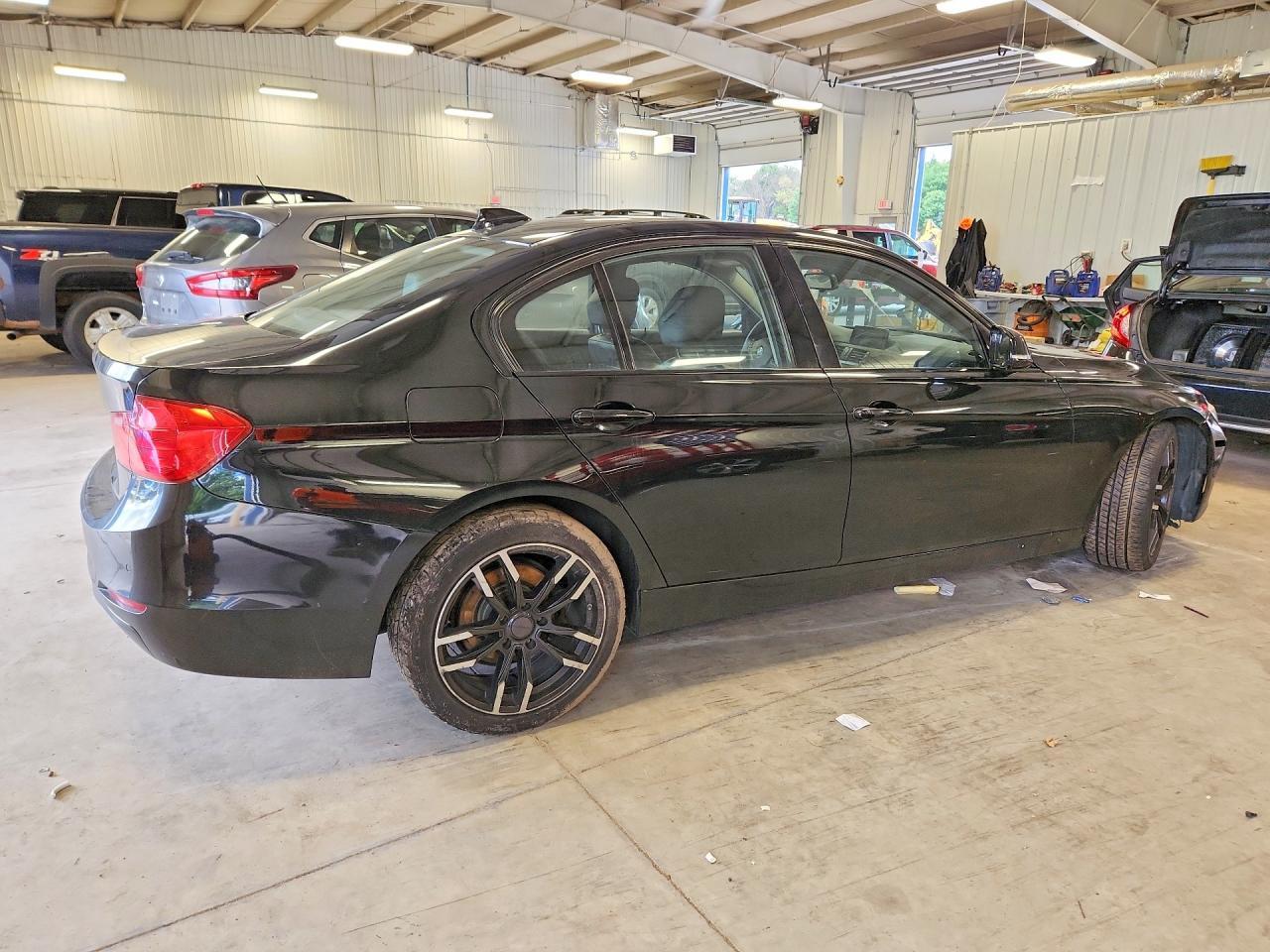 2015 BMW 3 SERIES — фото 3