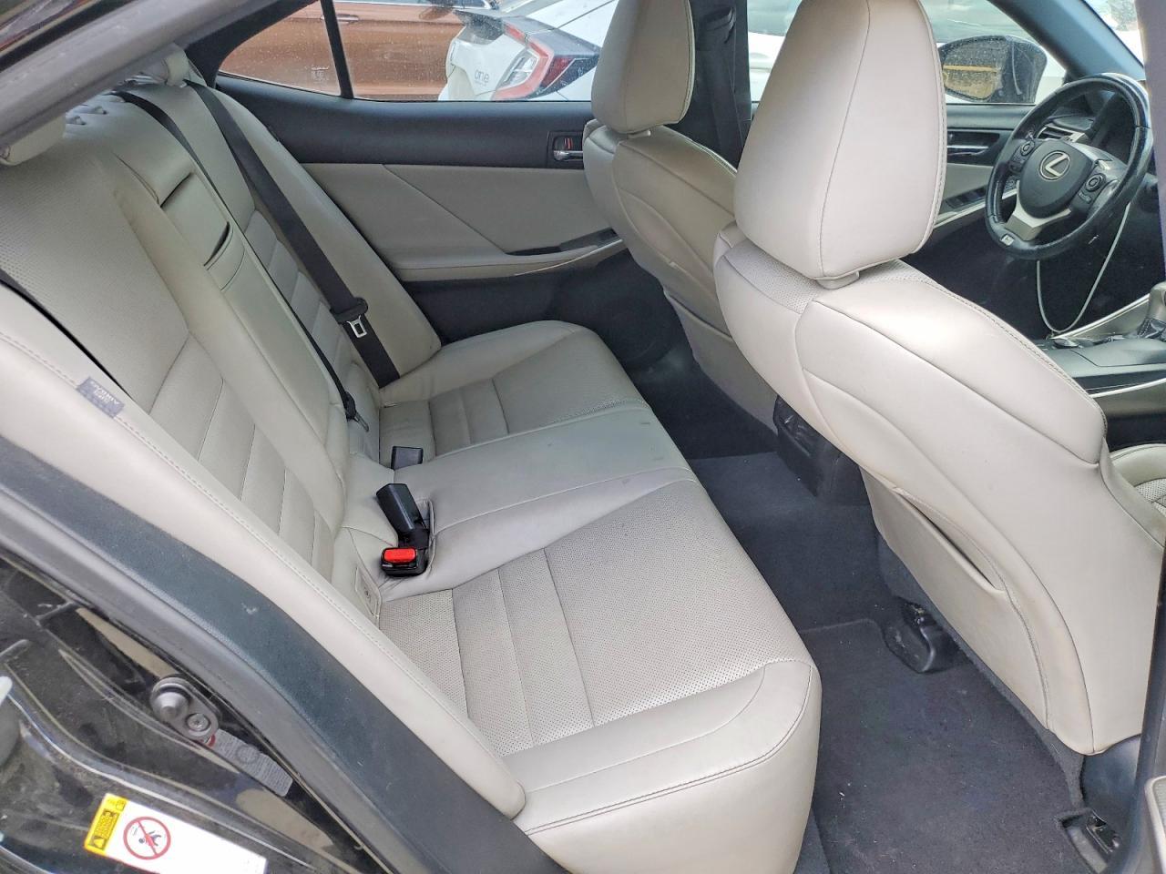 2015 LEXUS IS 250 — фото 10
