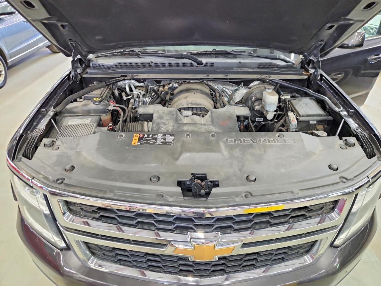 CHEVROLET SUBURBAN
