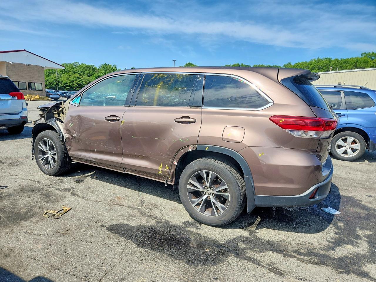 2017 TOYOTA HIGHLANDER — фото 2