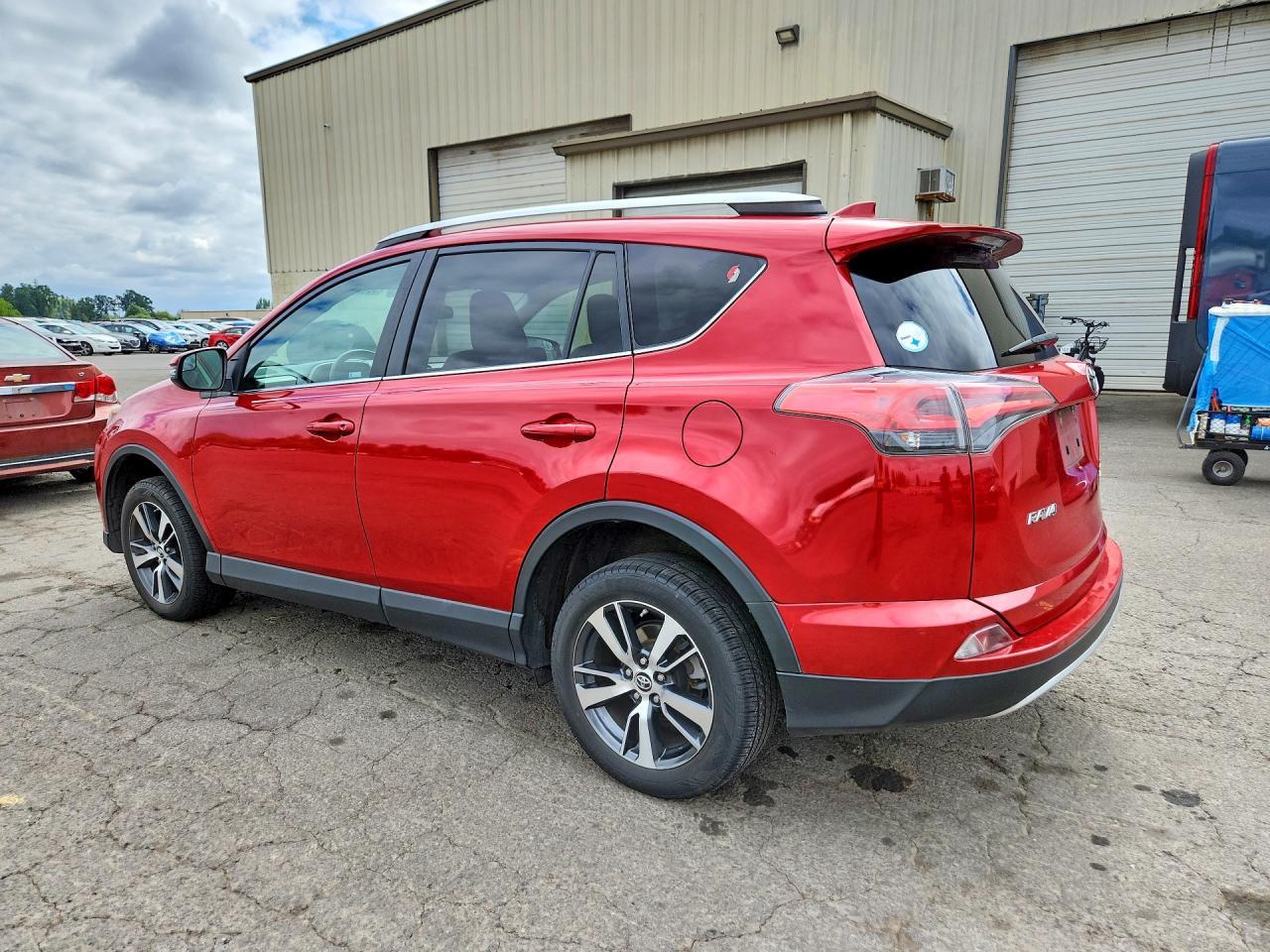 2016 TOYOTA RAV4 — фото 2