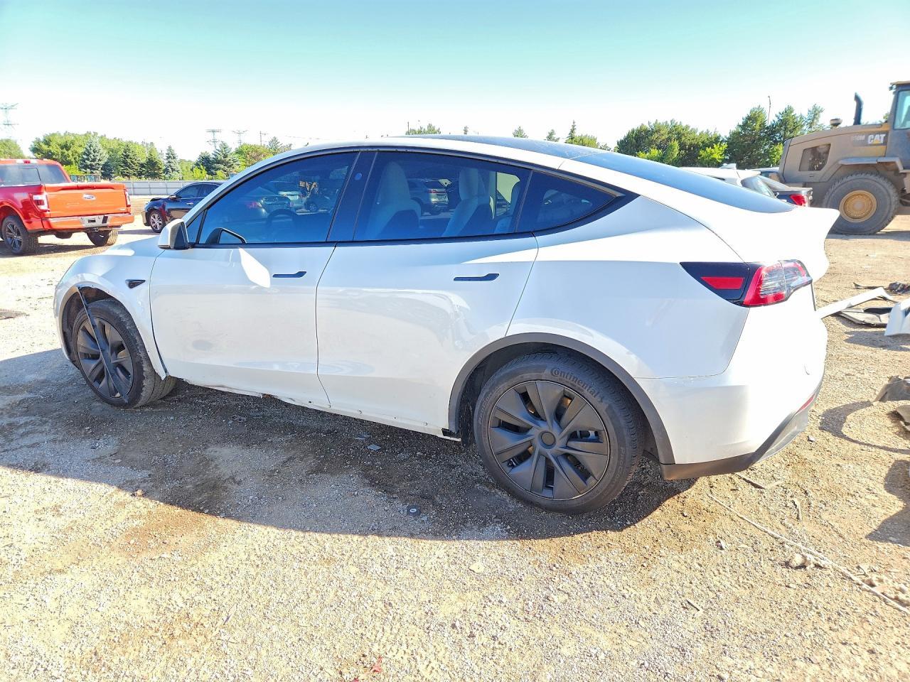 2024 TESLA MODEL Y — фото 2