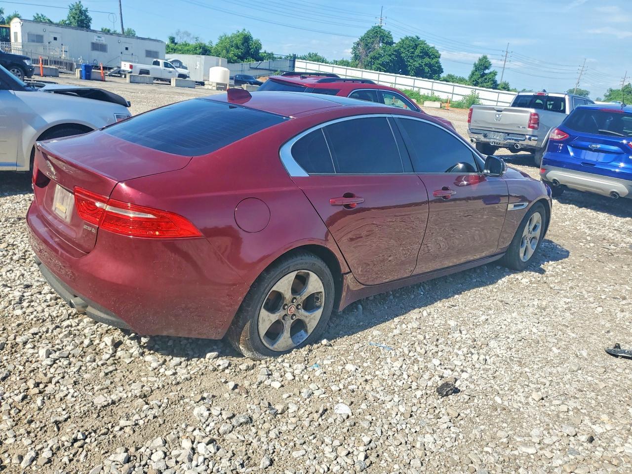 JAGUAR XE