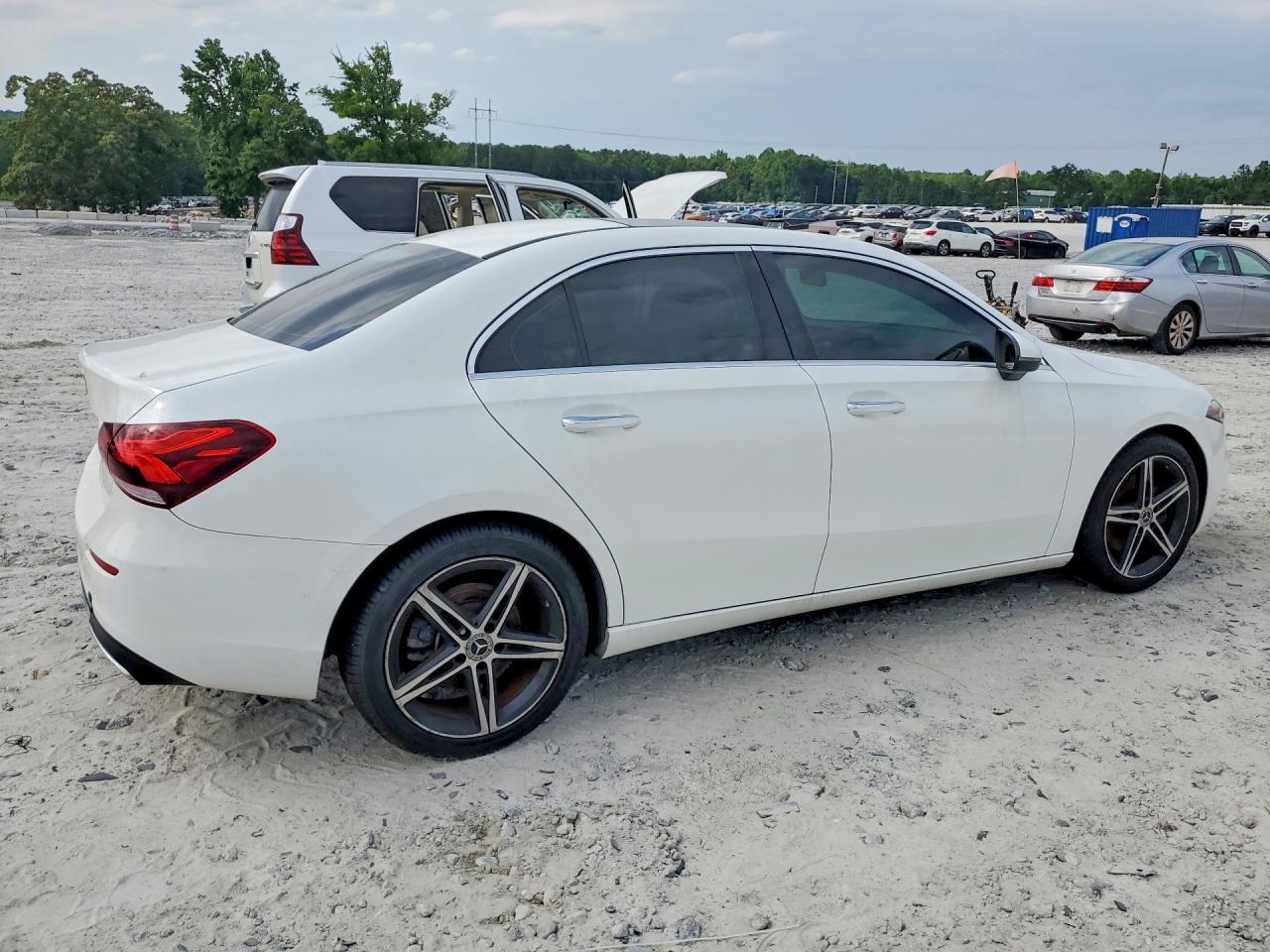 2019 MERCEDES-BENZ A-CLASS — фото 3
