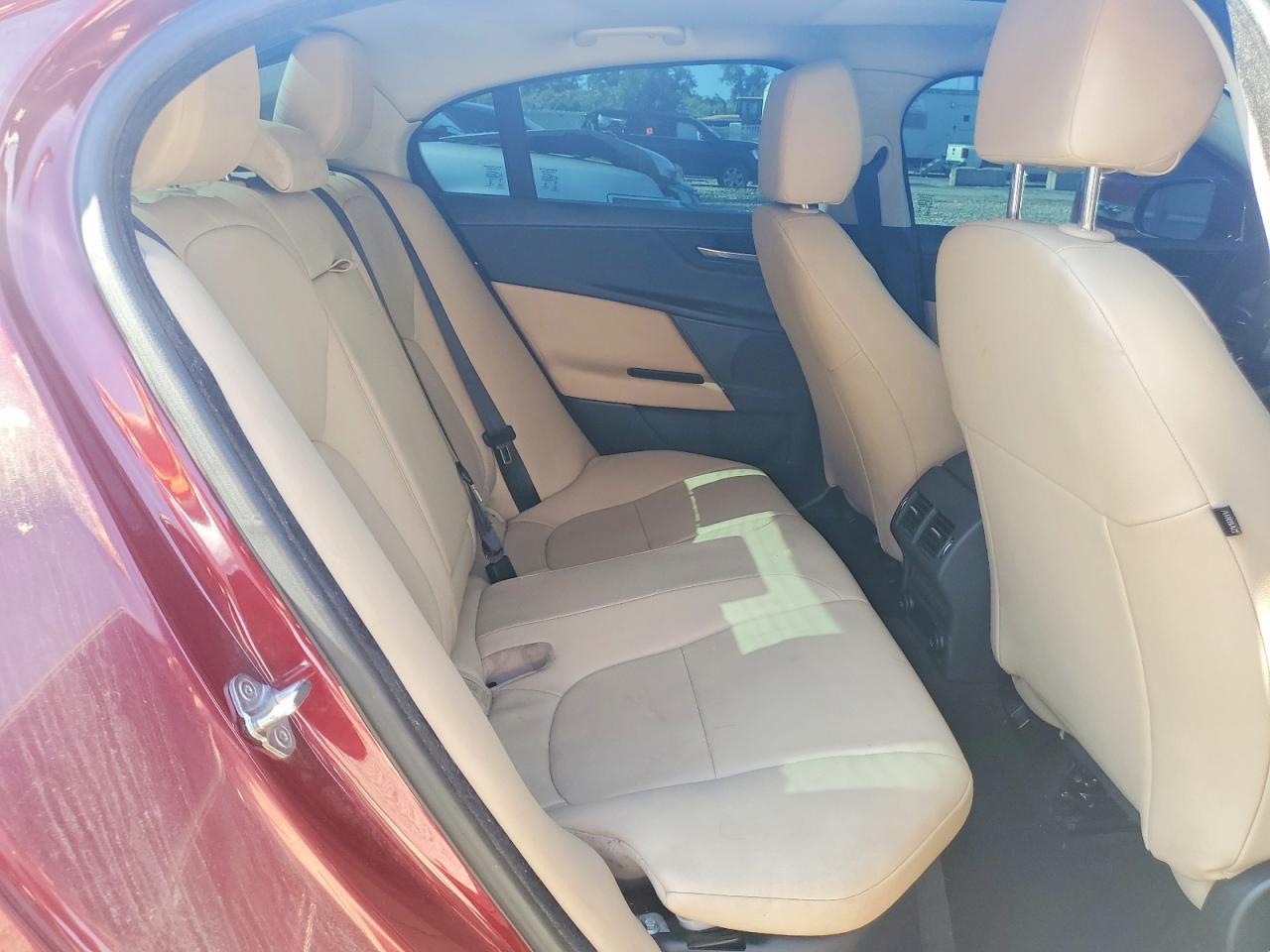 JAGUAR XE