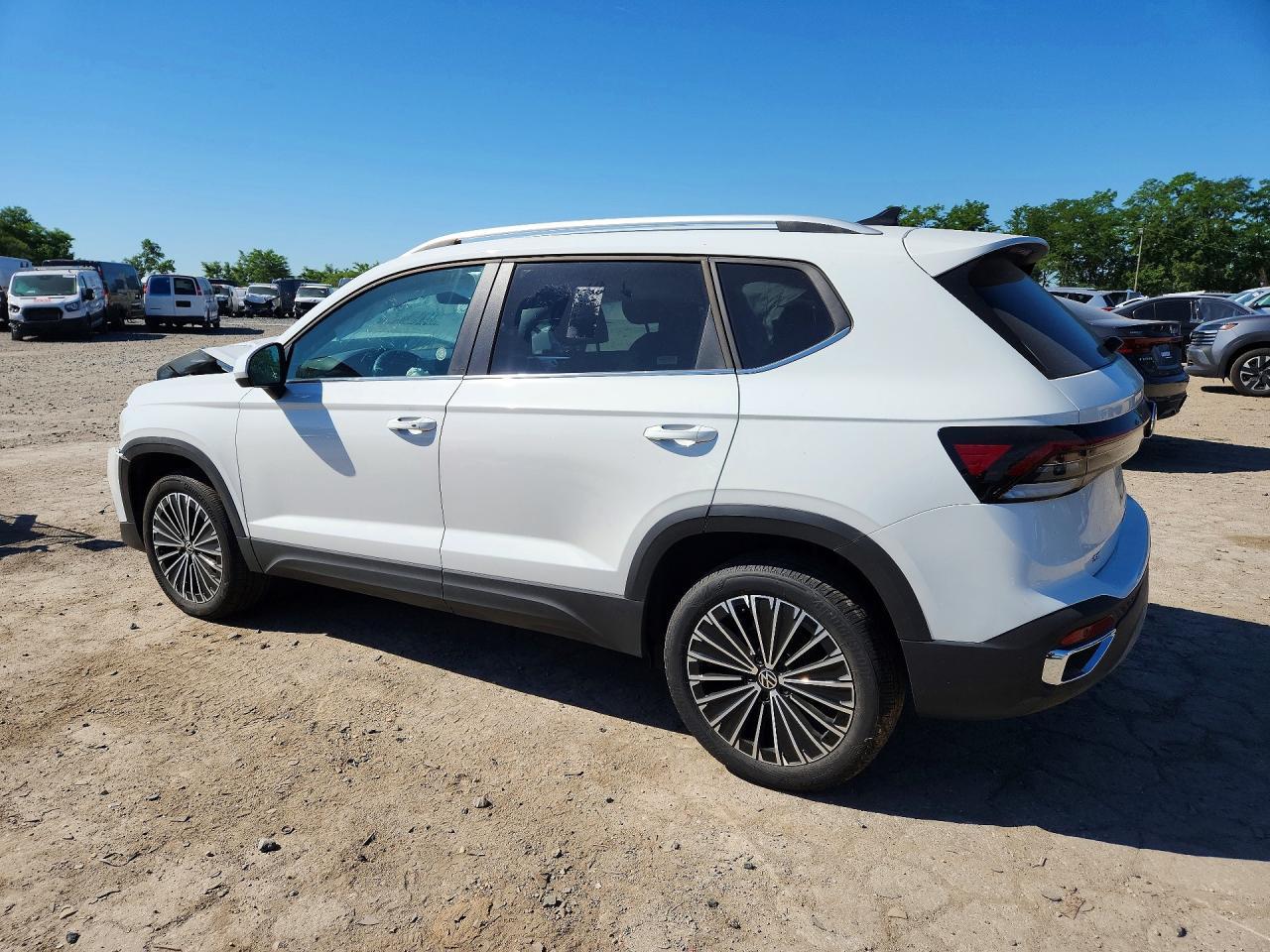 VOLKSWAGEN TAOS