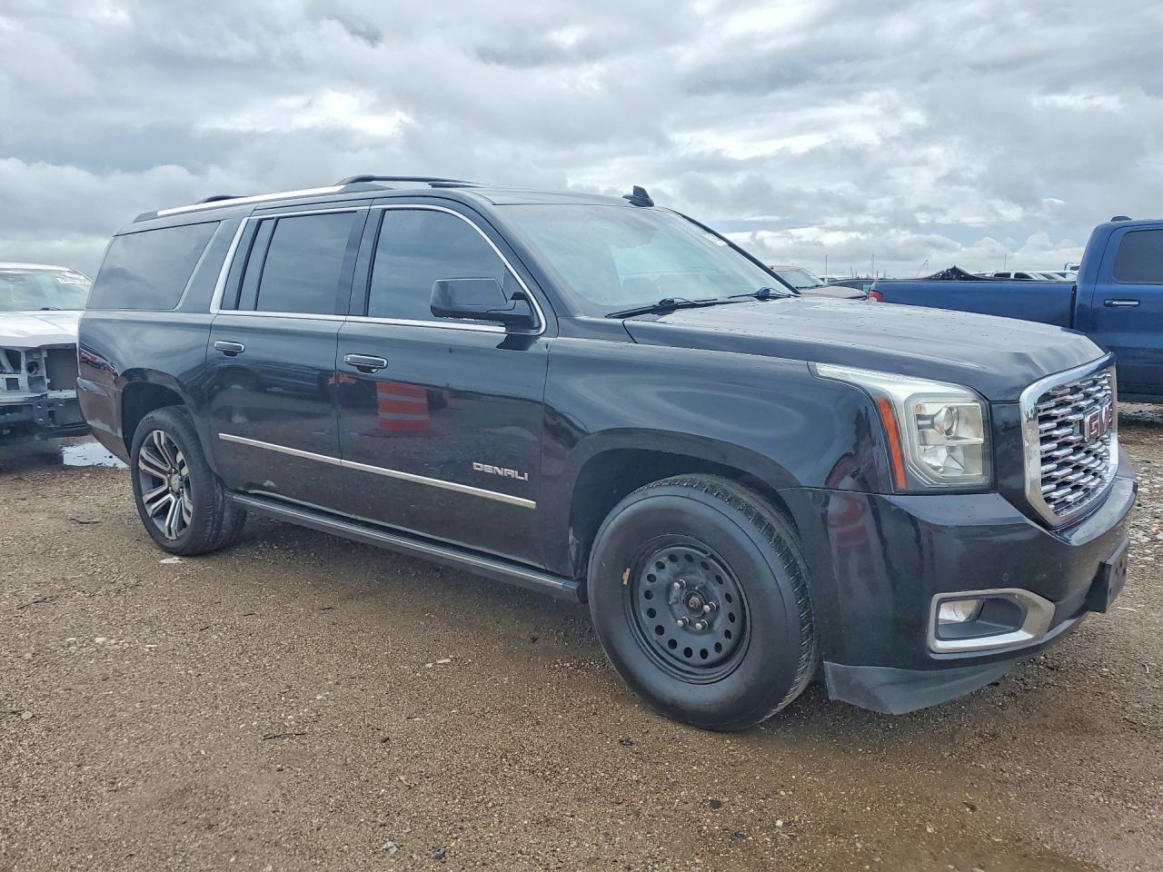 2019 GMC YUKON — фото 4