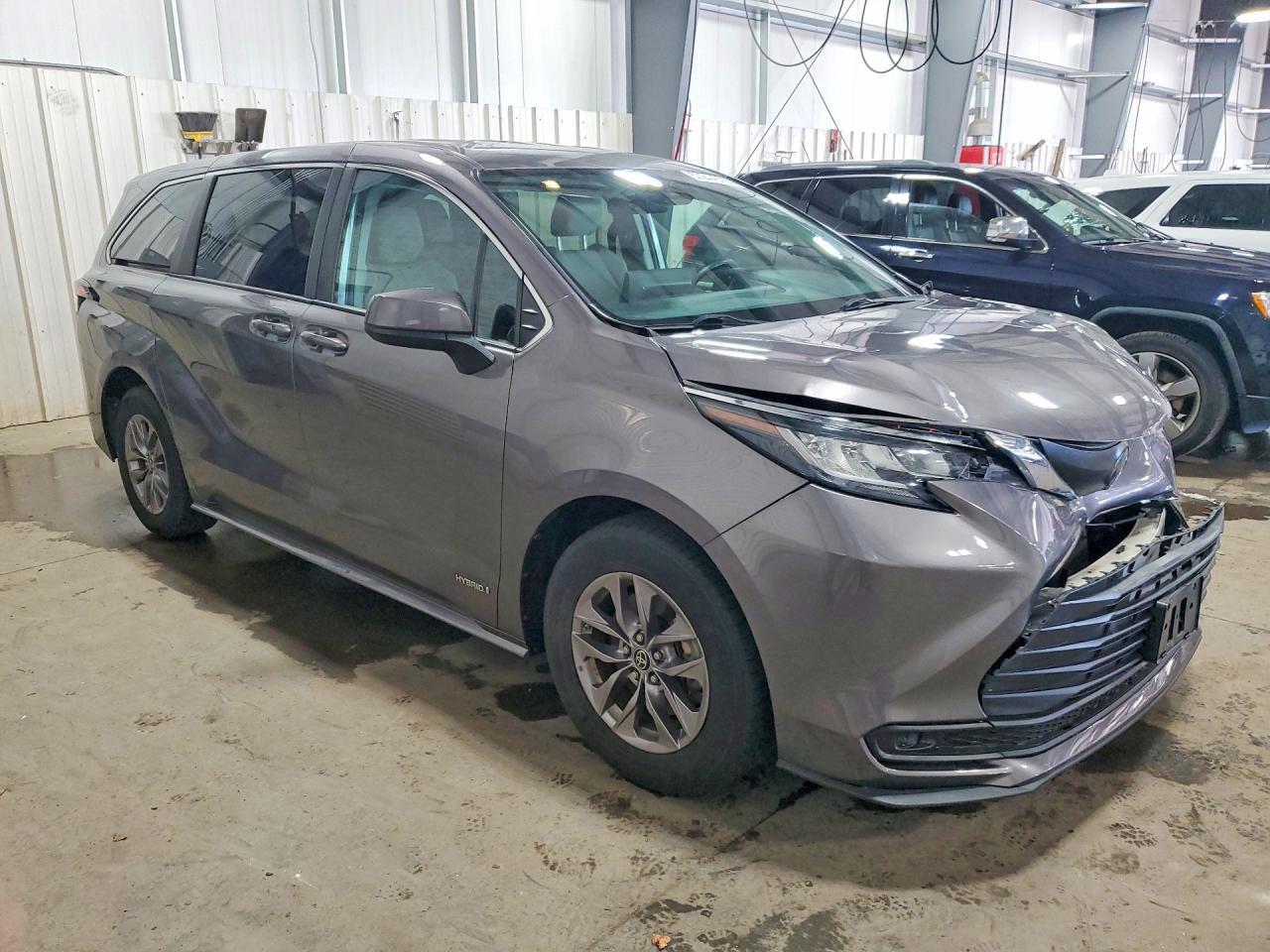 2021 TOYOTA SIENNA — фото 4