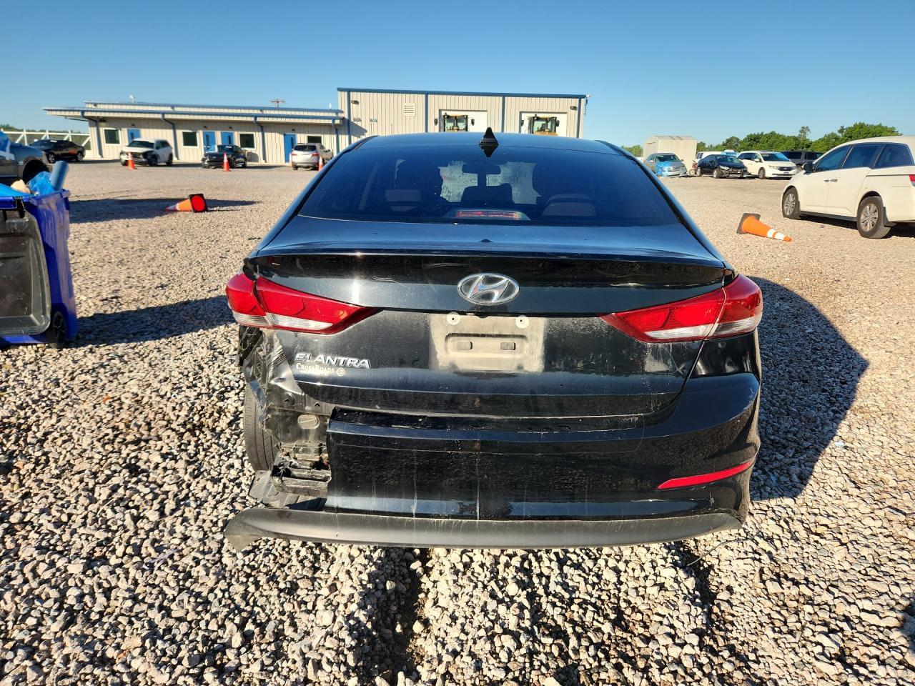 2017 HYUNDAI ELANTRA — фото 6