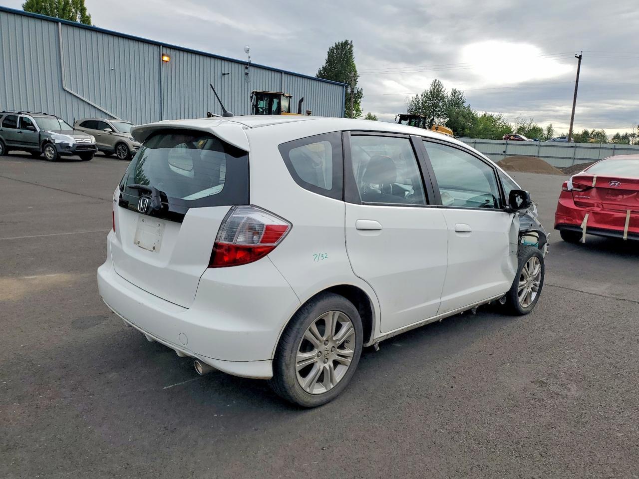 2010 HONDA FIT — фото 3