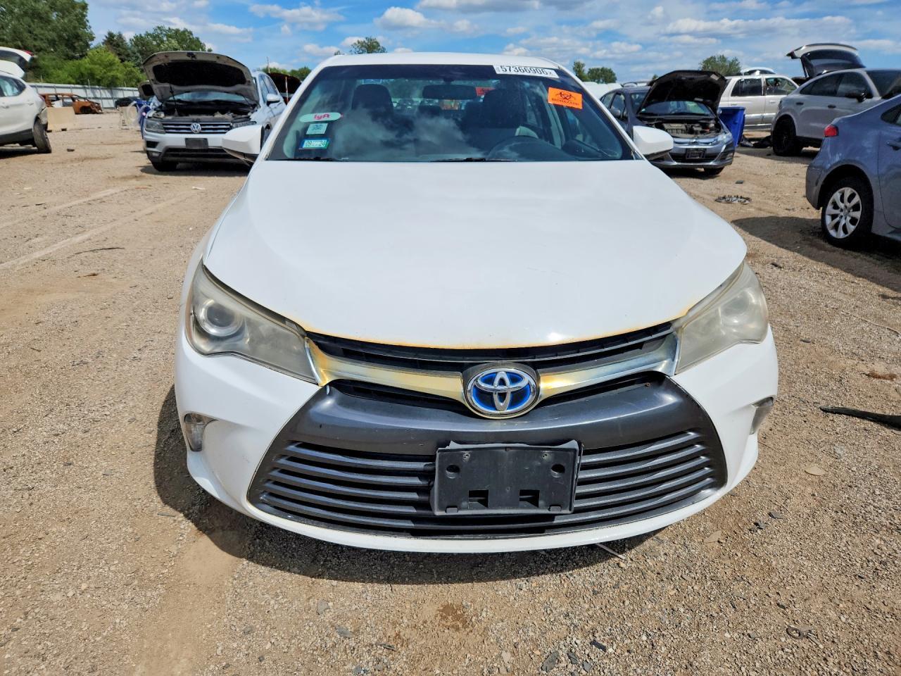 2015 TOYOTA CAMRY HYBRID — фото 5