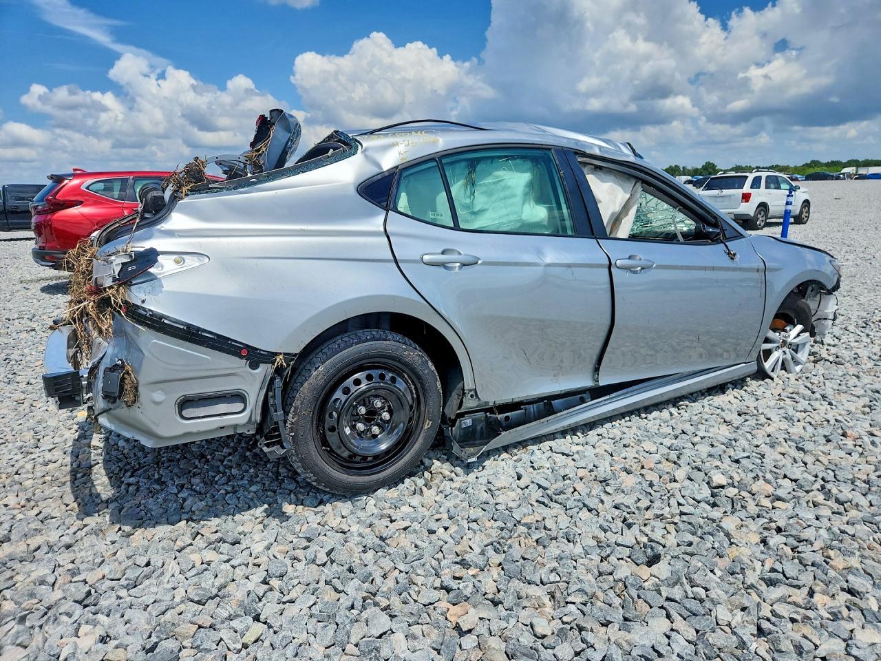 2026 TOYOTA CAMRY HYBRID — фото 3