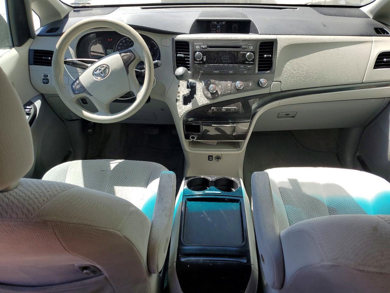 2011 TOYOTA SIENNA — фото 8