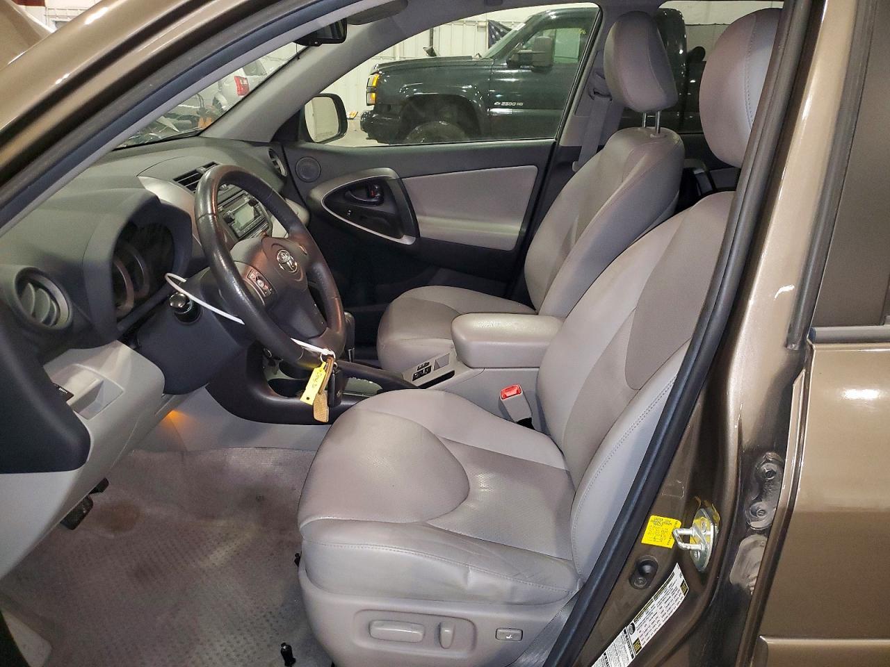2012 TOYOTA RAV4 — фото 7